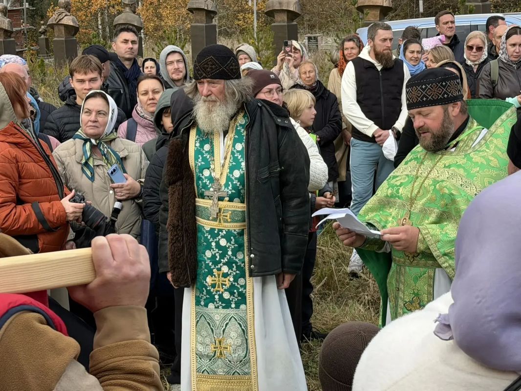 В деревне Фёдора Конюхова, в Залесском районе, заложили камень в строительство храма святого Великомученика и Целителя Пантелеимона с духовно-просветительским центром В деревне Фёдора Конюхова, в Залесском районе, заложили камень в строительство храма святого Великомученика и Целителя Пантелеимона с духовно-просветительским центром