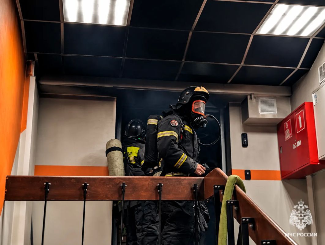 В центре Тулы огнеборцы спасли 2 человек при пожаре В центре Тулы огнеборцы спасли 2 человек при пожаре