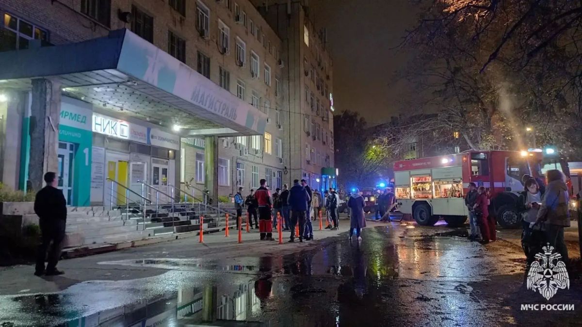 В центре Тулы огнеборцы спасли 2 человек при пожаре В центре Тулы огнеборцы спасли 2 человек при пожаре