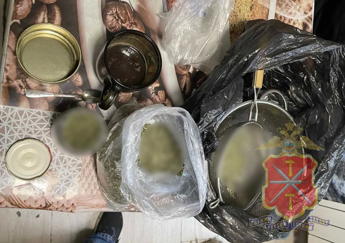 В Белёве полицейскими пресечено незаконное хранение марихуаны в крупном размере В Белёве полицейскими пресечено незаконное хранение марихуаны в крупном размере