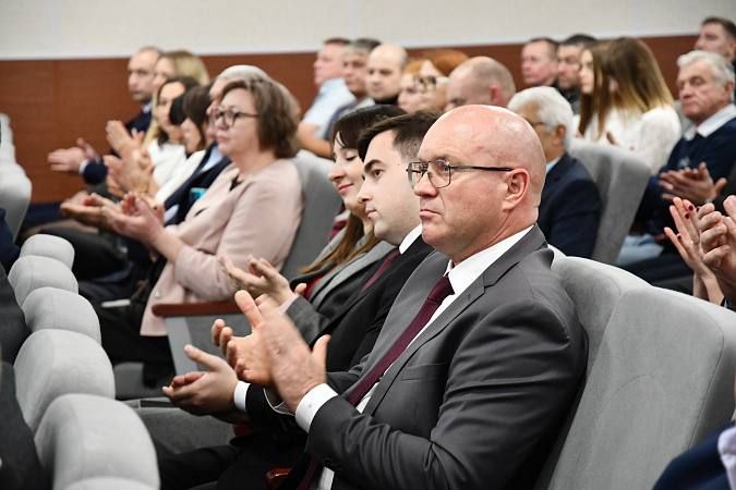 В Туле наградили работников дорожного хозяйства В Туле наградили работников дорожного хозяйства