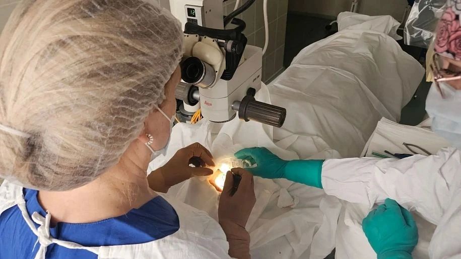 Тульские врачи вернули зрение 100-летней бабушке Тульские врачи вернули зрение 100-летней бабушке