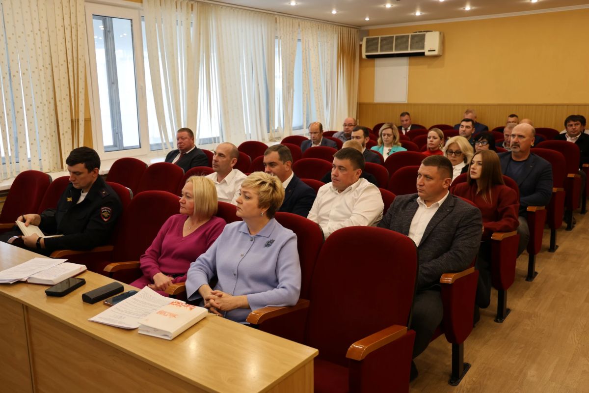 Алексей Эрк принял участие в заседании оргкомитета по подготовке к 85-летию обороны Тулы Алексей Эрк принял участие в заседании оргкомитета по подготовке к 85-летию обороны Тулы