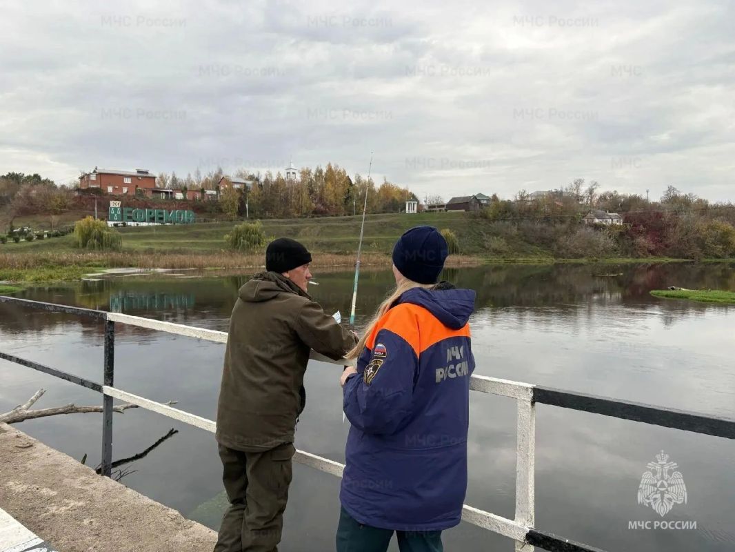 Ежедневно на страже: сотрудники ГИМС проводят профилактику на водоёмах региона в период холодной осенней воды Ежедневно на страже: сотрудники ГИМС проводят профилактику на водоёмах региона в период холодной осенней воды