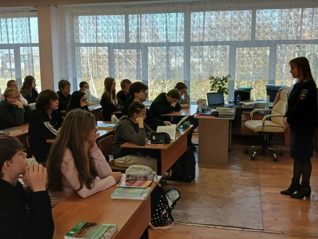 В Венёвском округе инспектор ПДН рассказала восьмиклассникам об ответственности несовершеннолетних