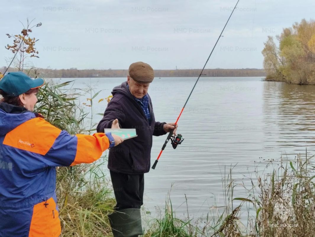 Осенняя рыбалка: сотрудники ГИМС напоминают о коварстве холодной воды Осенняя рыбалка: сотрудники ГИМС напоминают о коварстве холодной воды