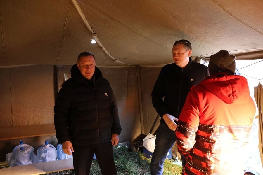 Больше суток после атаки БПЛА на Новомосковск: как живет город сейчас Больше суток после атаки БПЛА на Новомосковск: как живет город сейчас